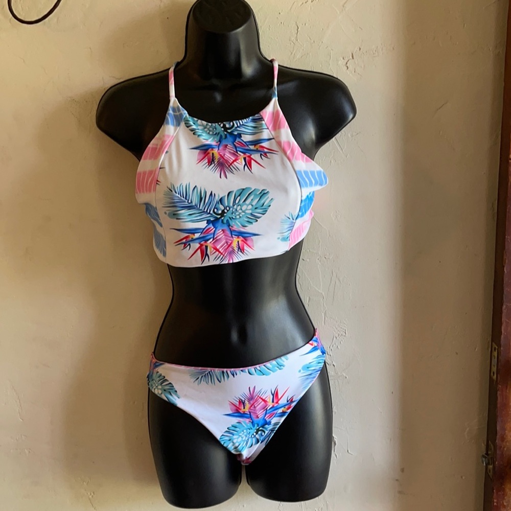 Cupshe reversible halter bikini size small